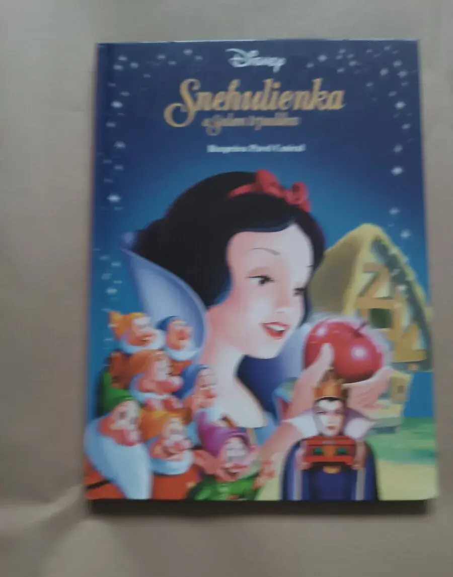Snehulienka a sedem trpaslíkov s ilustráciami Pavel Cmíral