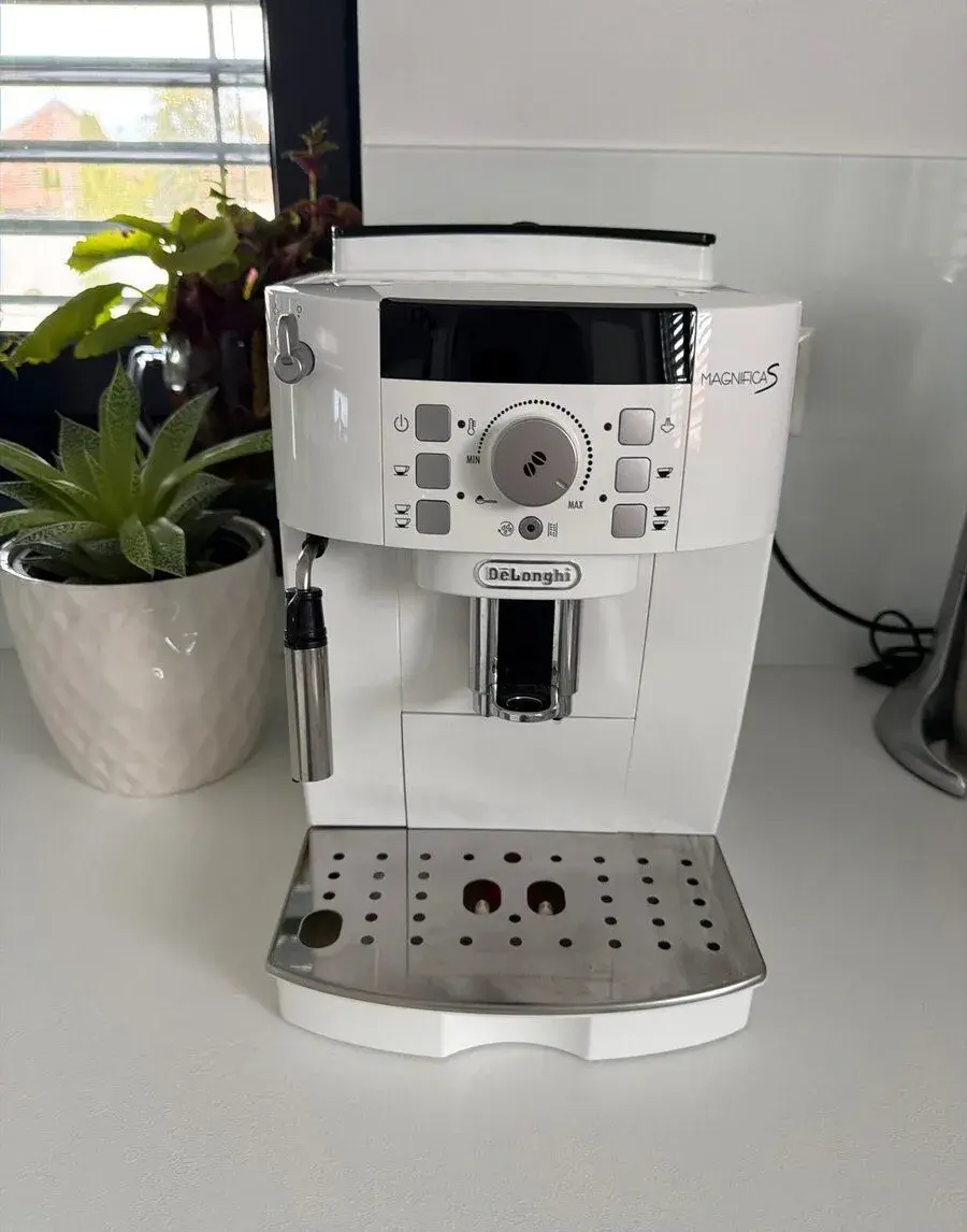 DeLonghi MAGNIFICA S