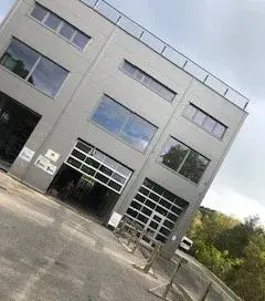 Presklené panely pre sekčné brány