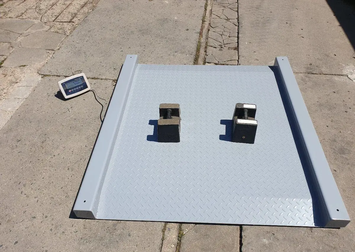 Nájazdová znížená podlahová váha do 3 ton 1,2x1,2m