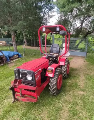 Malotraktor + príslušenstvo.