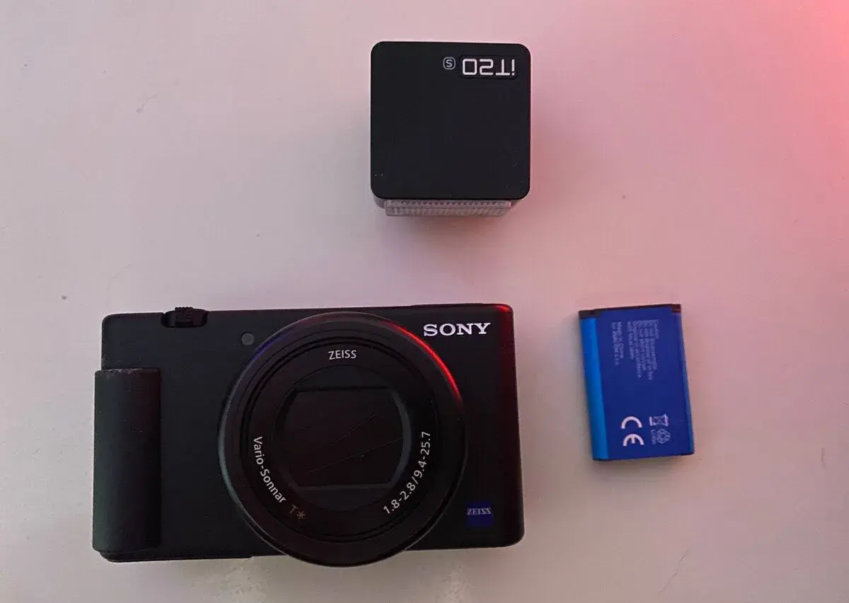 SONY ZV-1 + 1 batterie /Sony Bluetooth grip
