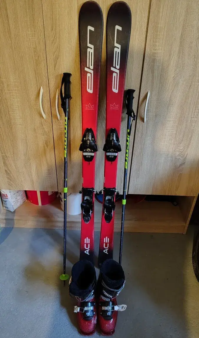 Detské lyže ELAN 140 cm + lyžiarky + palice