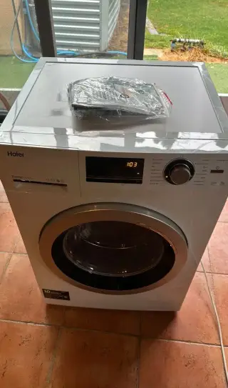 Úplne novú, nepoužitú spredu plnenú automatickú práčk