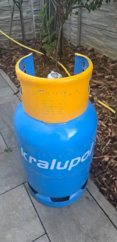 10kg. Originál VZV propánovú plnú fľašu zapečatená.