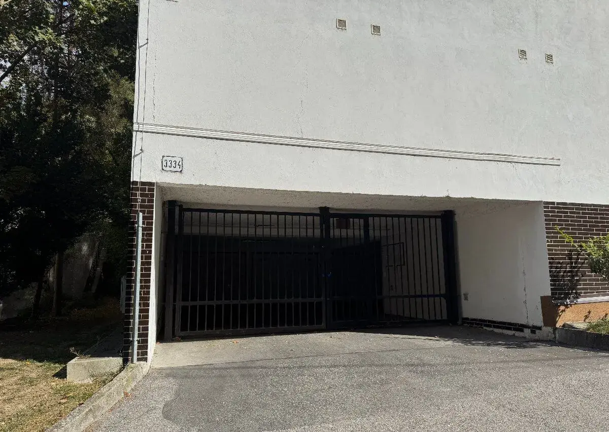 Garáž ul. Horný Šianec - v garážovom dome centrum mesta