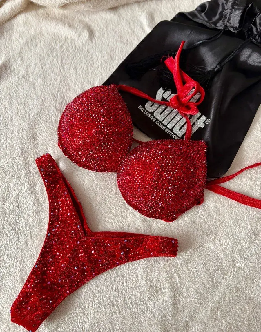 Súťažné fitness bikini z dielne Sallut