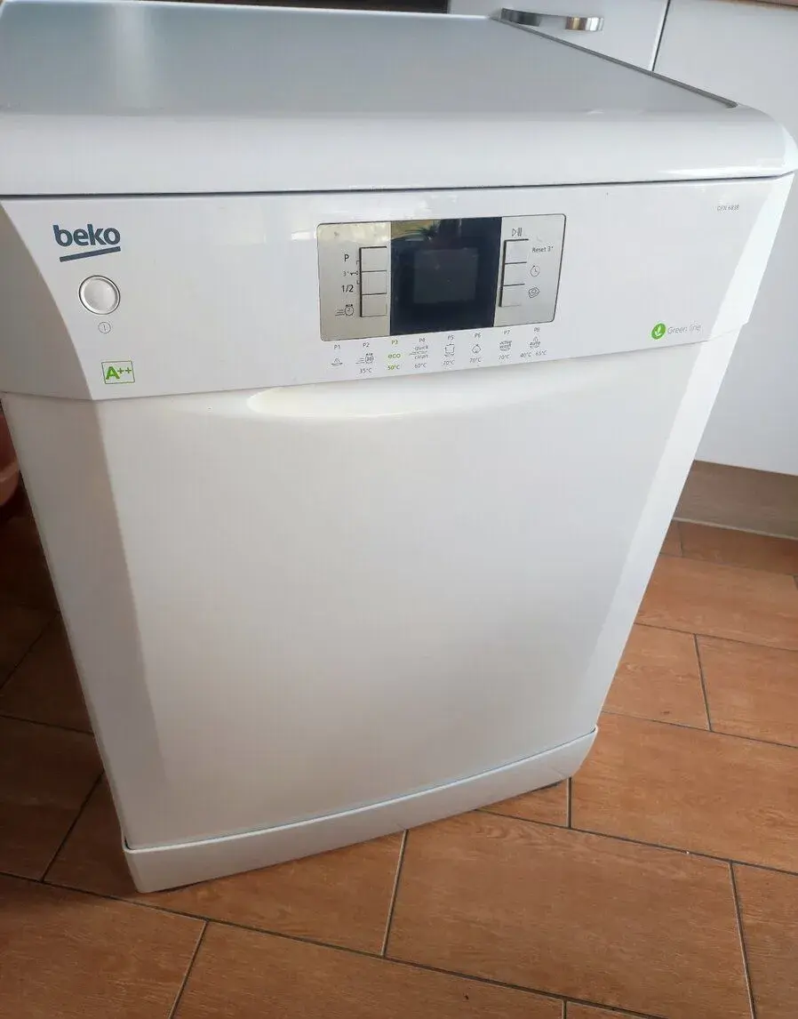 Samostojacu umývačku riadu Beko