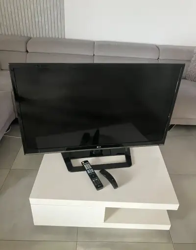42’ LED TV - LG 42LS570S