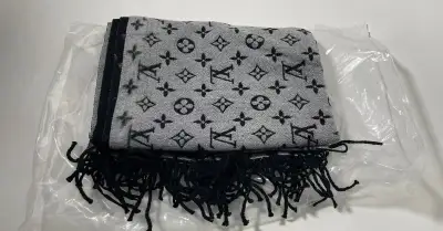 Louis Vuitton Šál