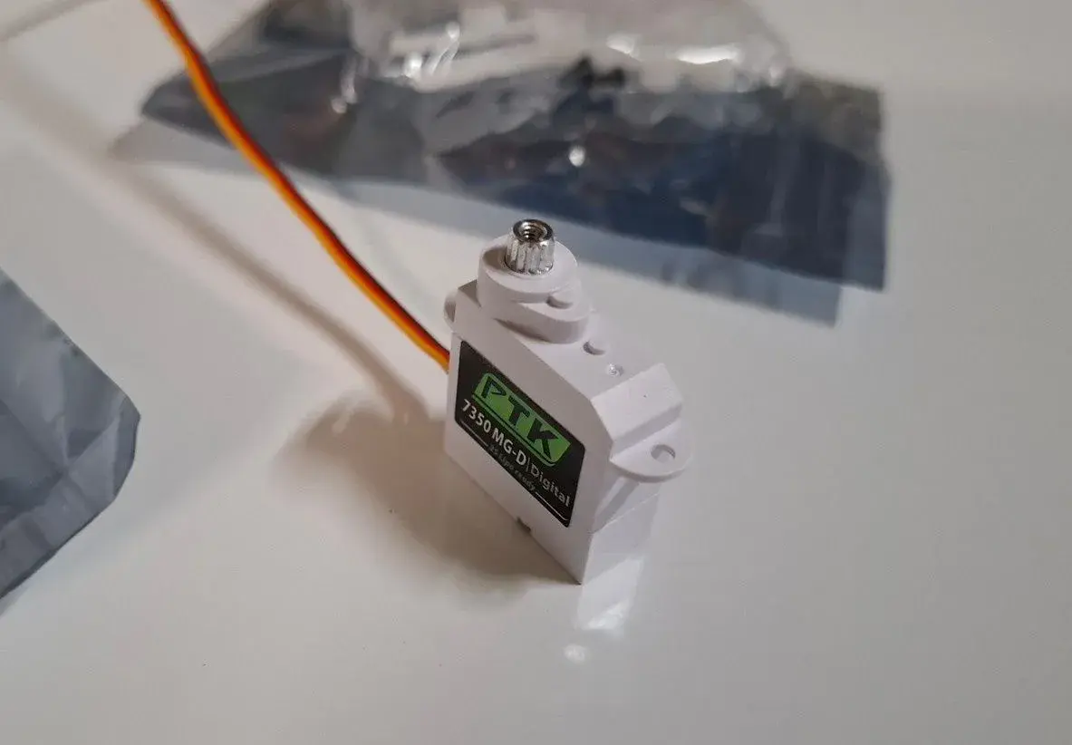 Mikro serva PTK 7350 MG-D, 2S, 1,8kg(7,4V), 0,070 sec/60