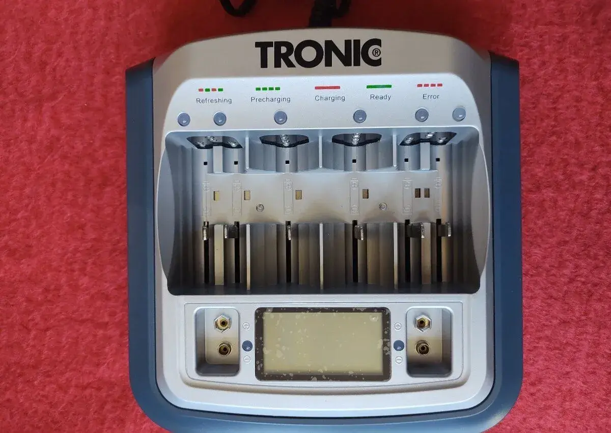 Nabíjačka batérií TRONIC