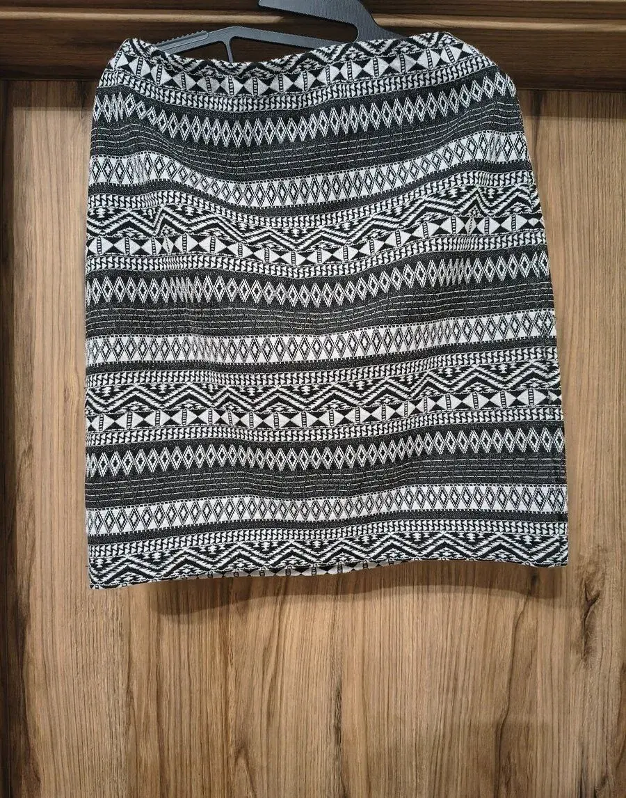 Čierno- biela vzorovaná sukňa Blancheporte, č. 42/44
