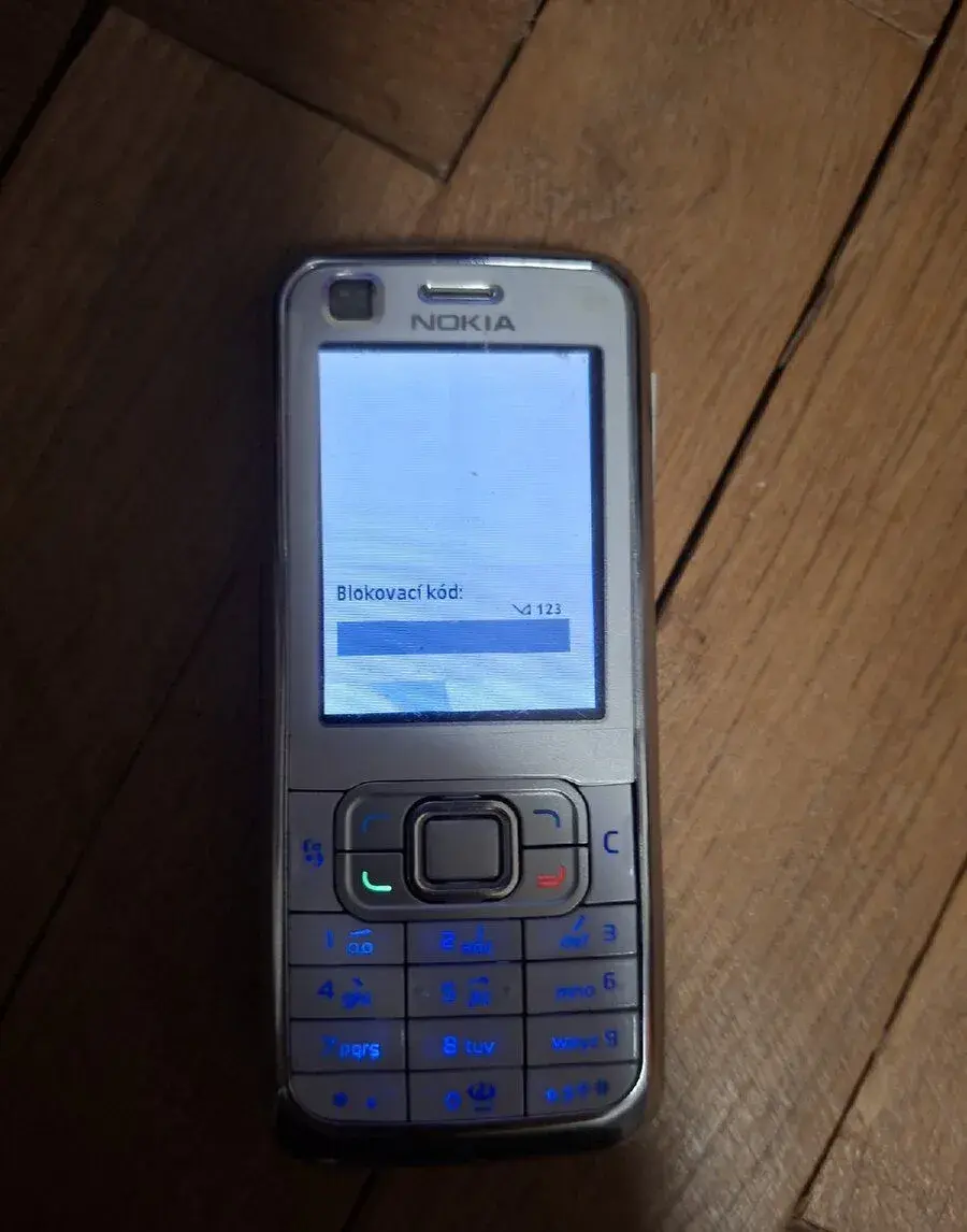 NOKIA 6120 classic