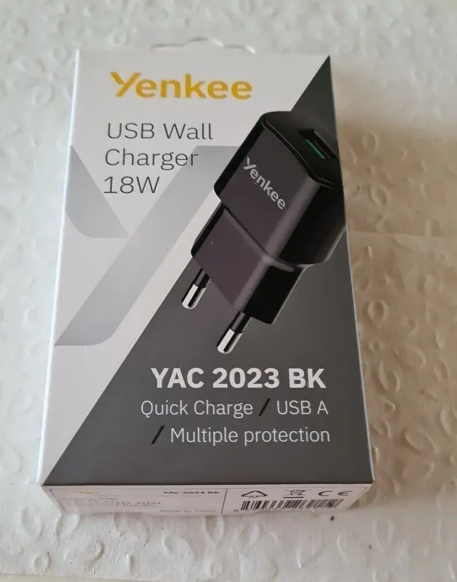 - Telefonnú nabijacku. USB A vstup