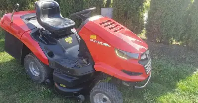 Zahradny traktor kosacka SECO STARJET,uzavierka,motor BRIGGS