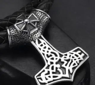 Prívesok MJOLLNIR