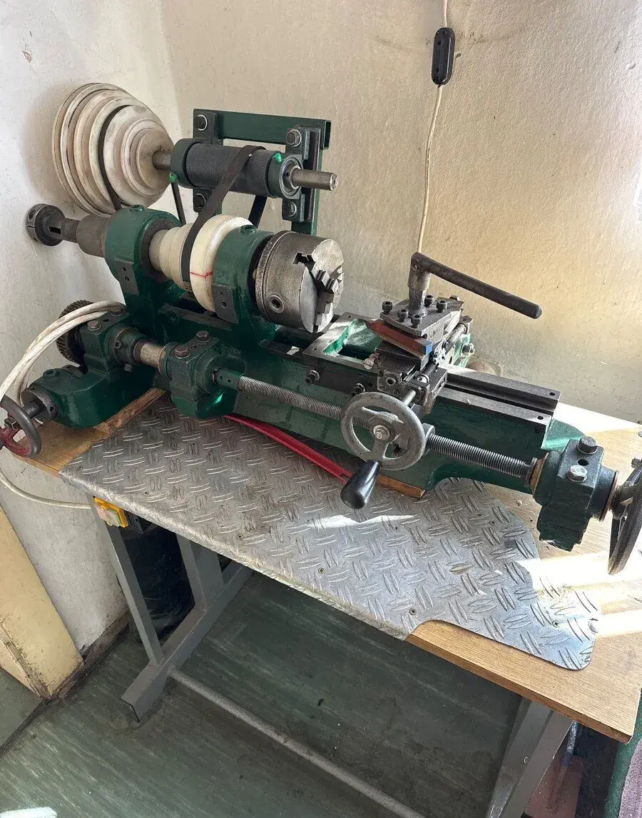 Liatinovy sustruh