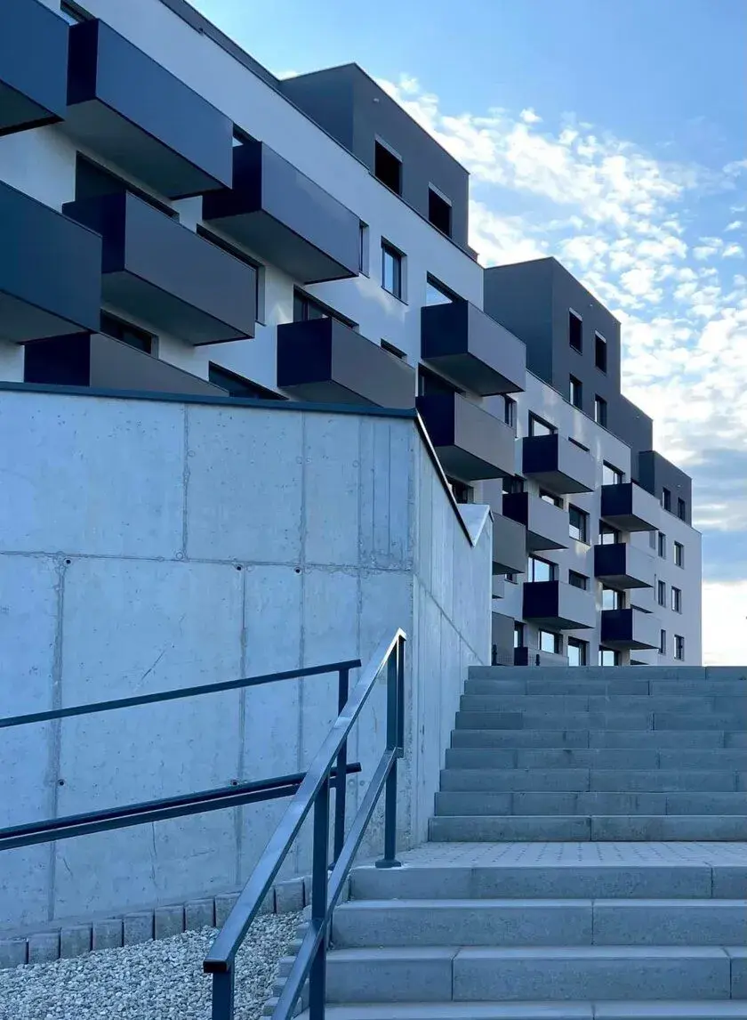 NADŠTANDARDNÝ 2-IZBOVÝ BYT, RIVIERA NITRA