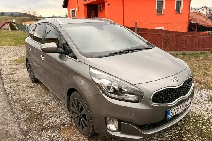 Kia Carens – 2016, 132 000 km