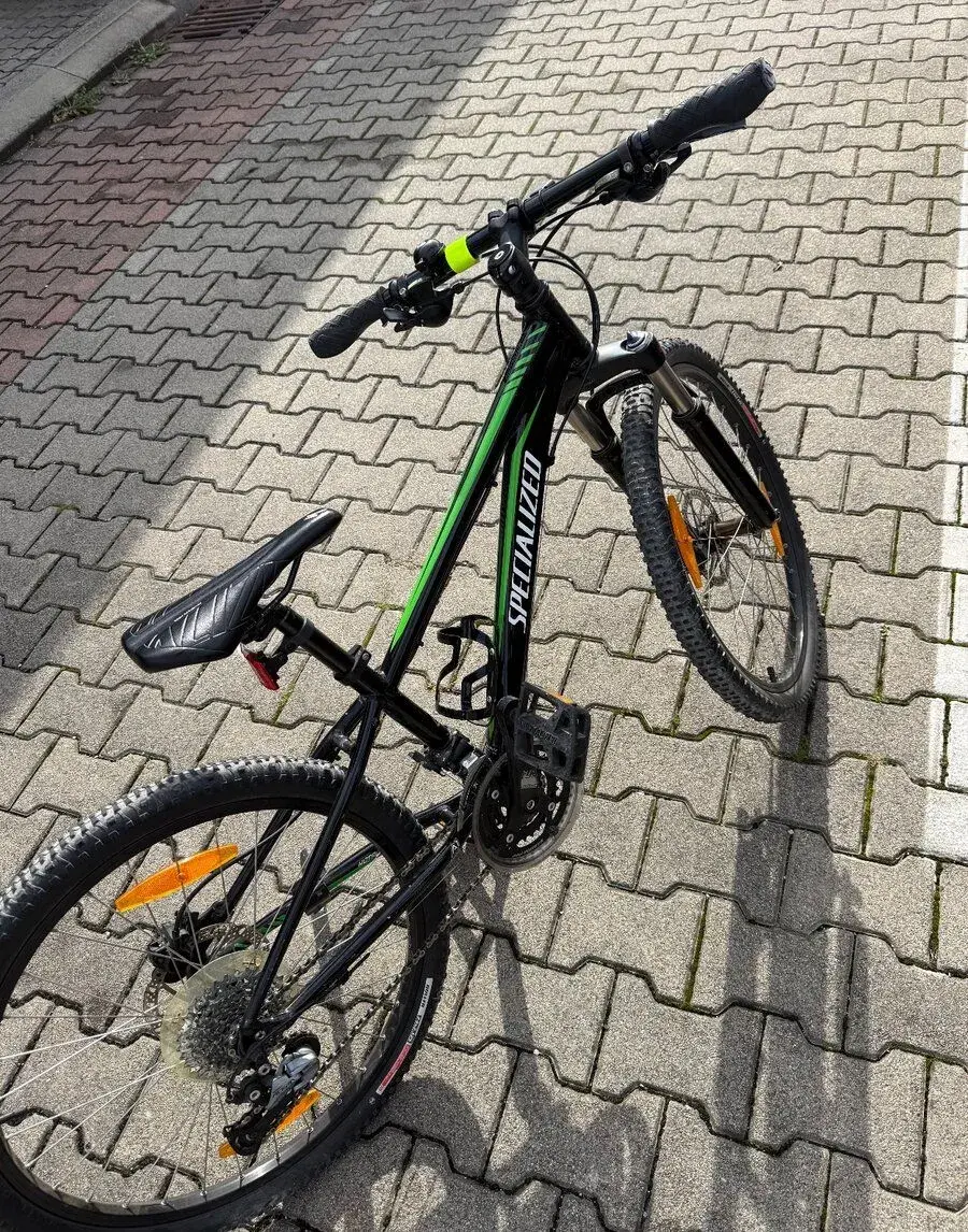 Specialized velkost 24 + darujem prilbu specialized