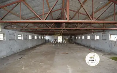 AVILA NA PREDAJ: sklad-hala 750m2 vo Voderadoch