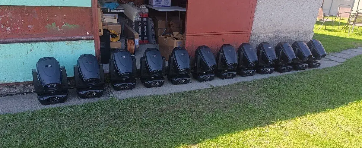 Nové 8x Rotačné hlavy 300w LED BSW