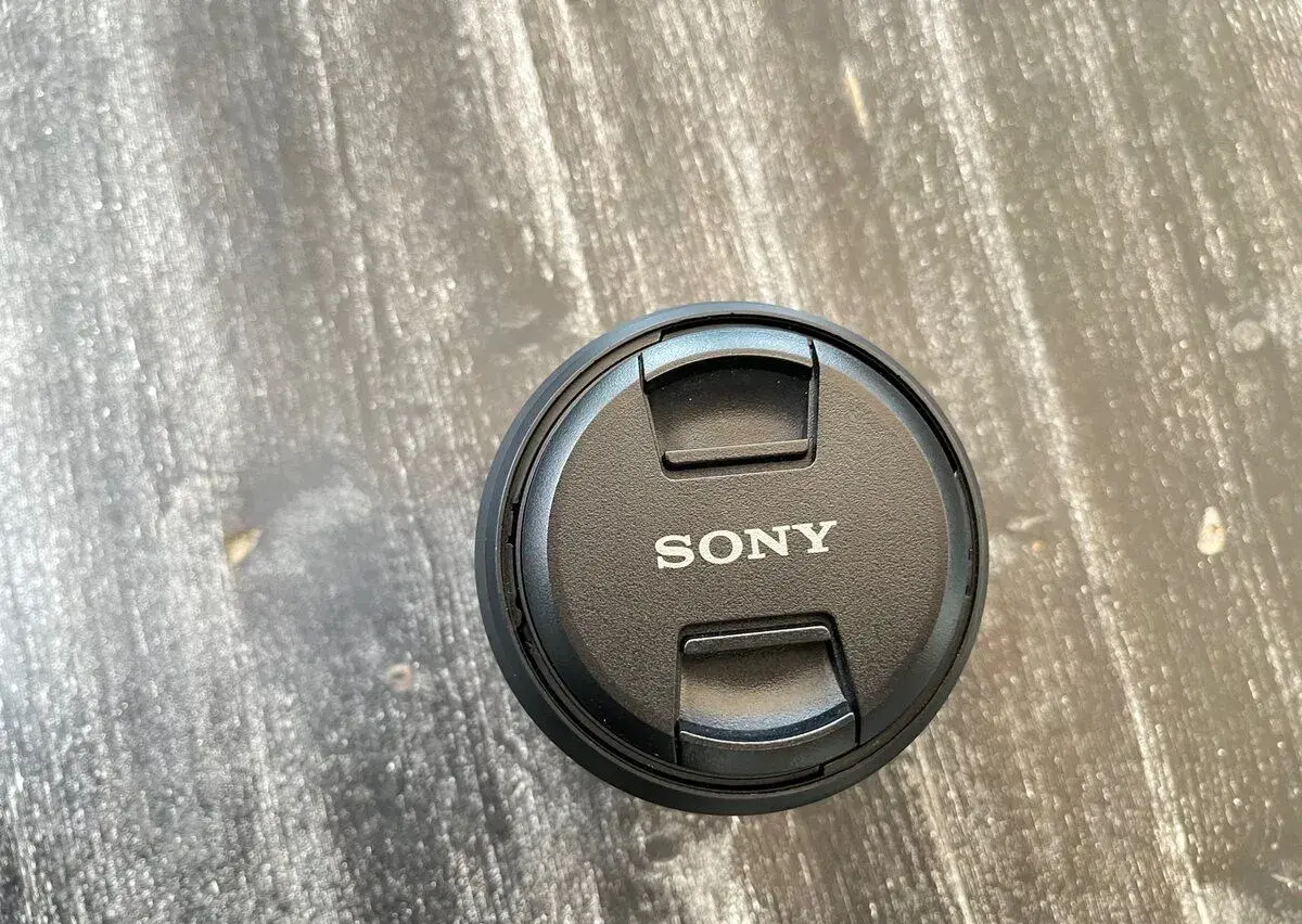 Sony 10-18mm, f/4 OSS Apsc