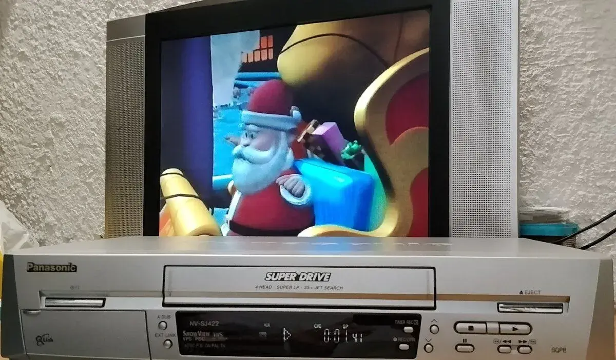 PANASONIC NV-SJ422 . 4 hlavovy videorekordér.