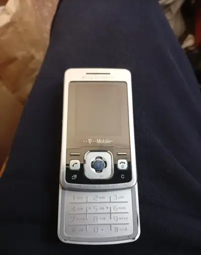 Sony Ericsson T303