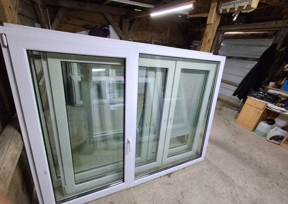PredámPredám plastove okna 3 sklo 206 x 155 cm