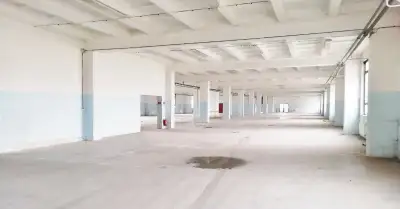 HALA + kancelárie 2.050 m2, pozemok 6120 m2, Vrútky