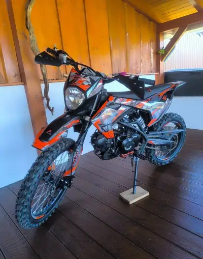 Kvalitný pitbike Alfarad 150cc. S kolesami19/16