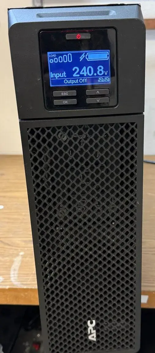 Záložný zdroj APC SRT5KRMXLI 5000VA / 4500W