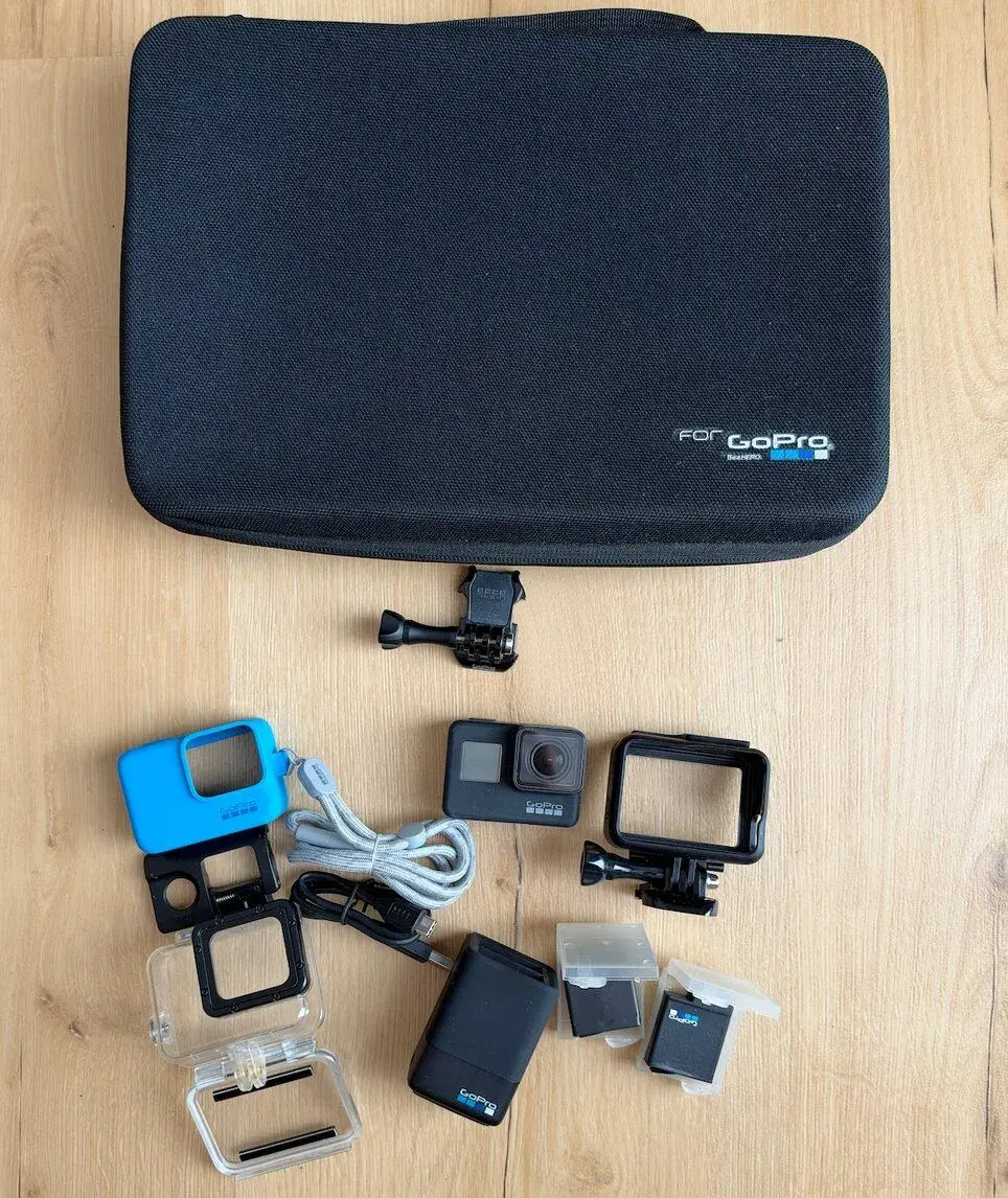 GoPro Hero 7 Black + 2x batéria, nabíjačka, obaly, taška .