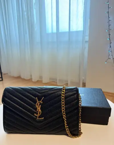 Saint Laurent Cassandre Envelope Small leather wallet on cha