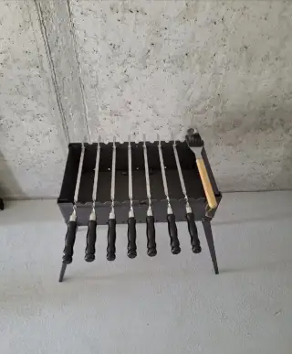 Nový skladací gril na 7 ihiel (hrubý kov) + taška a kefa