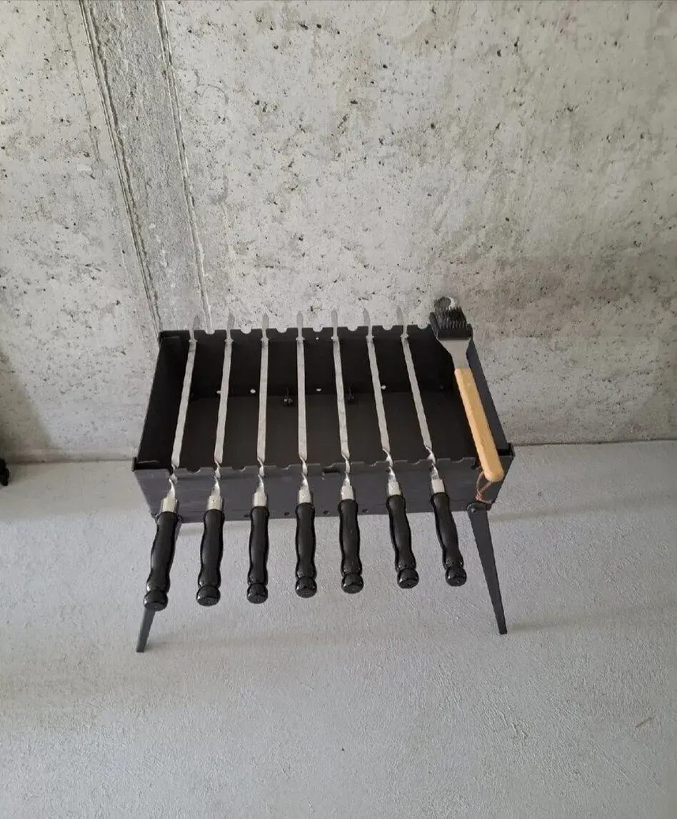 Nový skladací gril na 7 ihiel (hrubý kov) + taška a kefa
