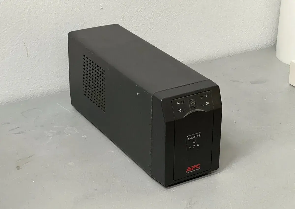 APC Smart-UPS SC 420 VA (SC420I) – bez funkčnej batérie