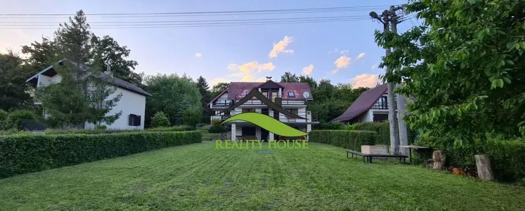 Trojpodlažná rekreačná chata stredisko Kamenec - Zemplínska