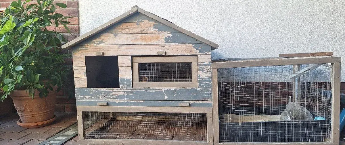 Domcek s výbehom pre kralika, morča.