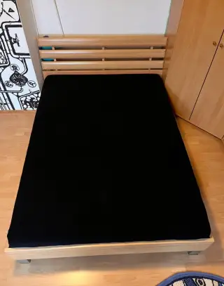 MODERNÁ POSTEĽ – IHNEĎ K ODBERU