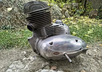 Motor Jawa 250 353
