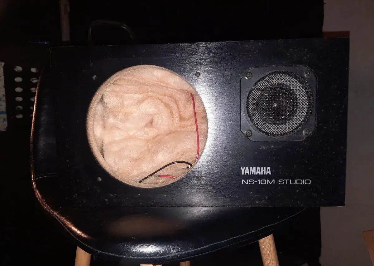 YAMAHA NS-10M studio