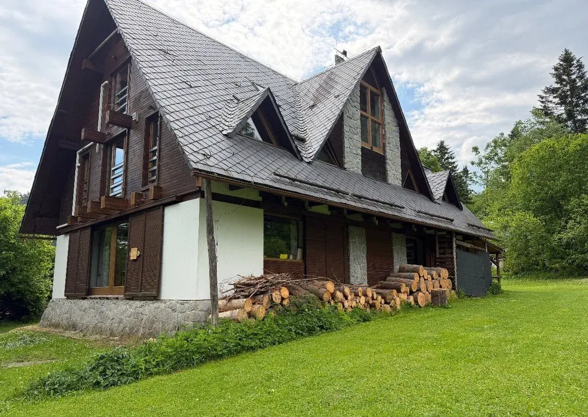 32 hostí / zabehnutý projekt / chata Čingov