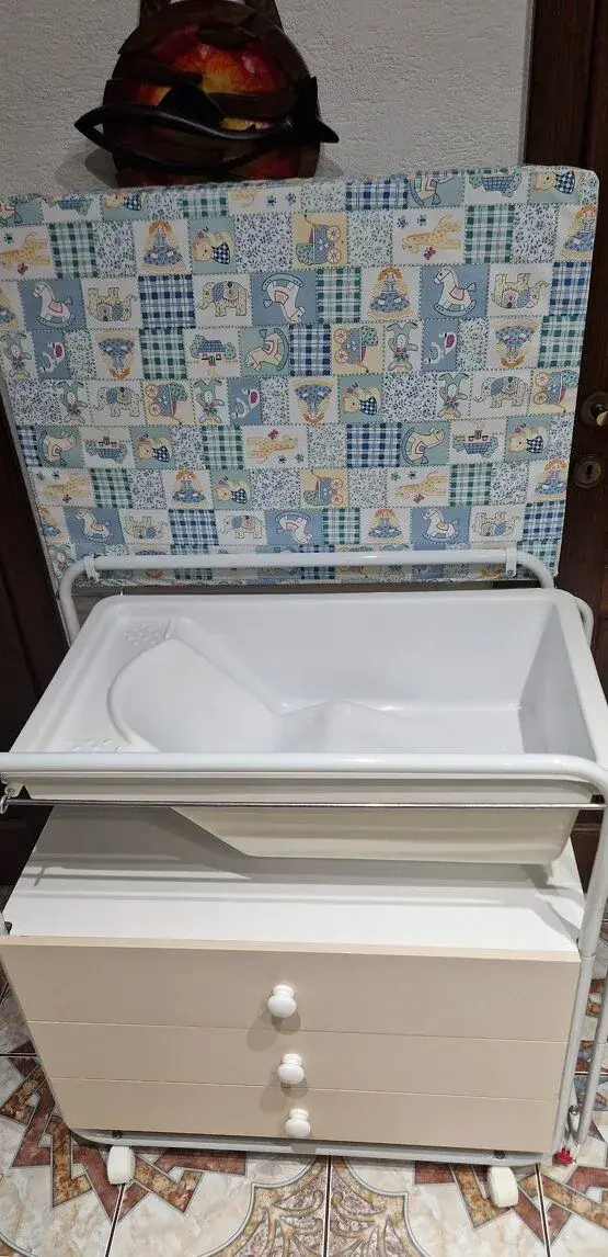 Retro prebaľovacia komoda,stolík s vaničkou
