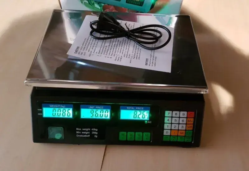 Digitálna stolová váha do 40 kg dielik 2 g
