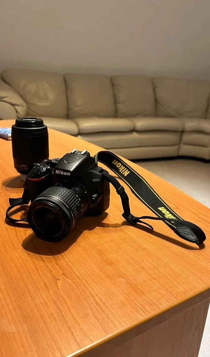 Nikon D 3500