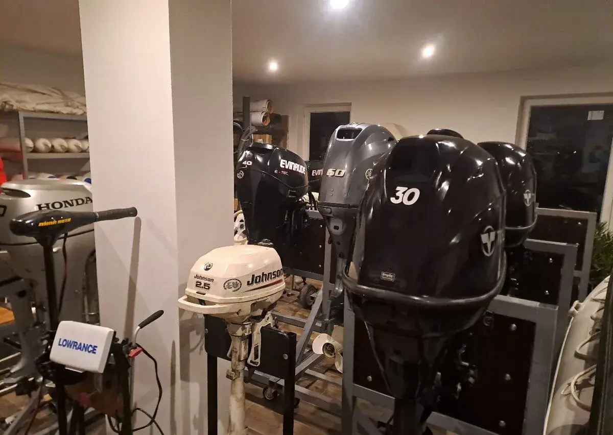 Lodný motor Evinrude 90HP, E-TEC