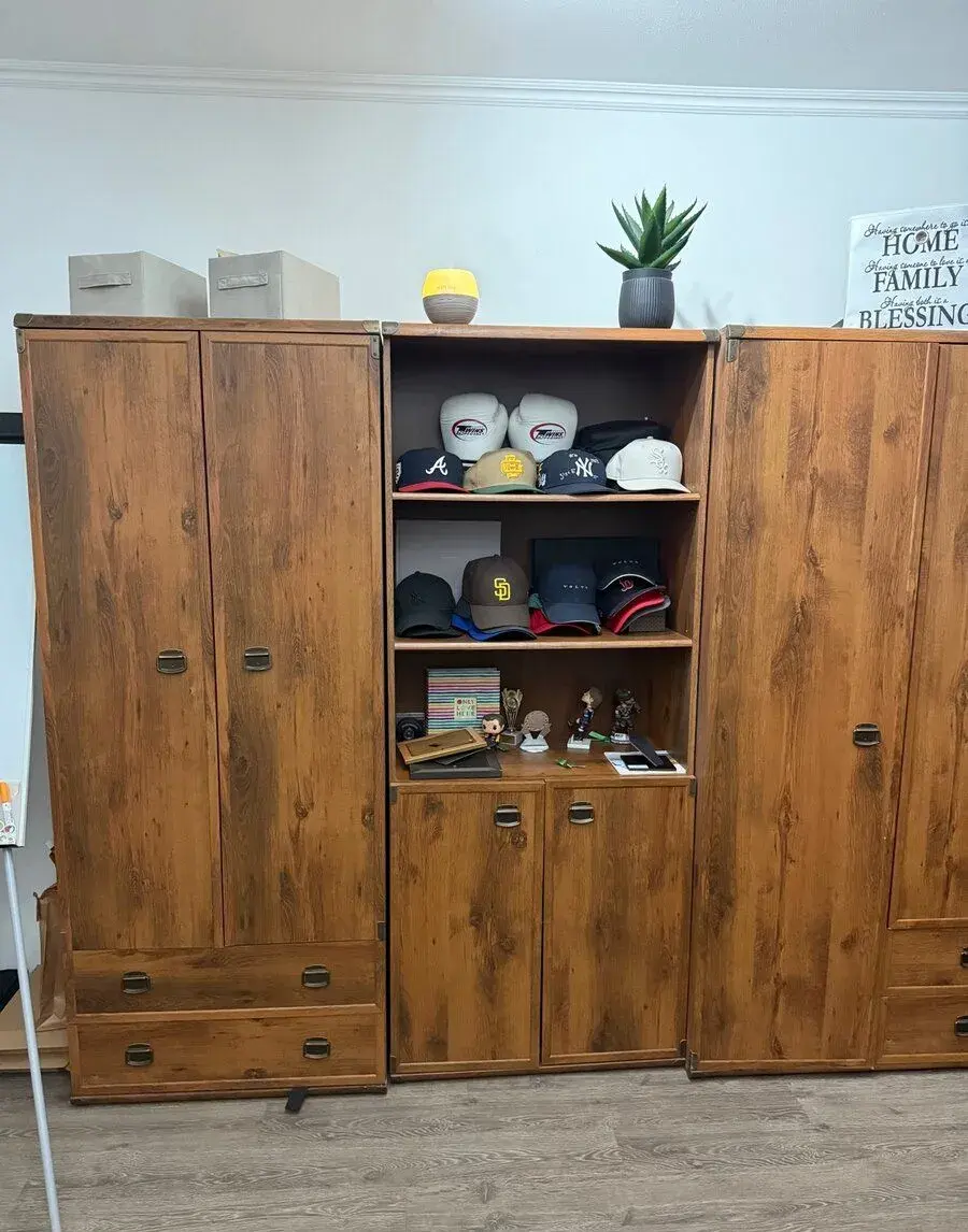 Nábytková zostava IKEA – skrine, komoda, gauč